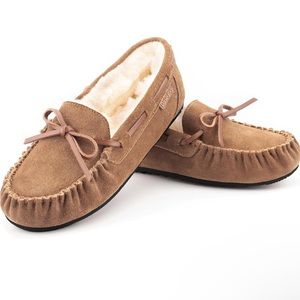 Parfeying Women's Sheepskin Moccasins Cow Suede Memory Foam Slippers Size 9